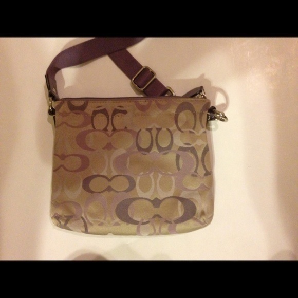 バッグ Coach Optic Accessory Pouch Turn Lock Coach optic front pocket crossbody turnlock bag